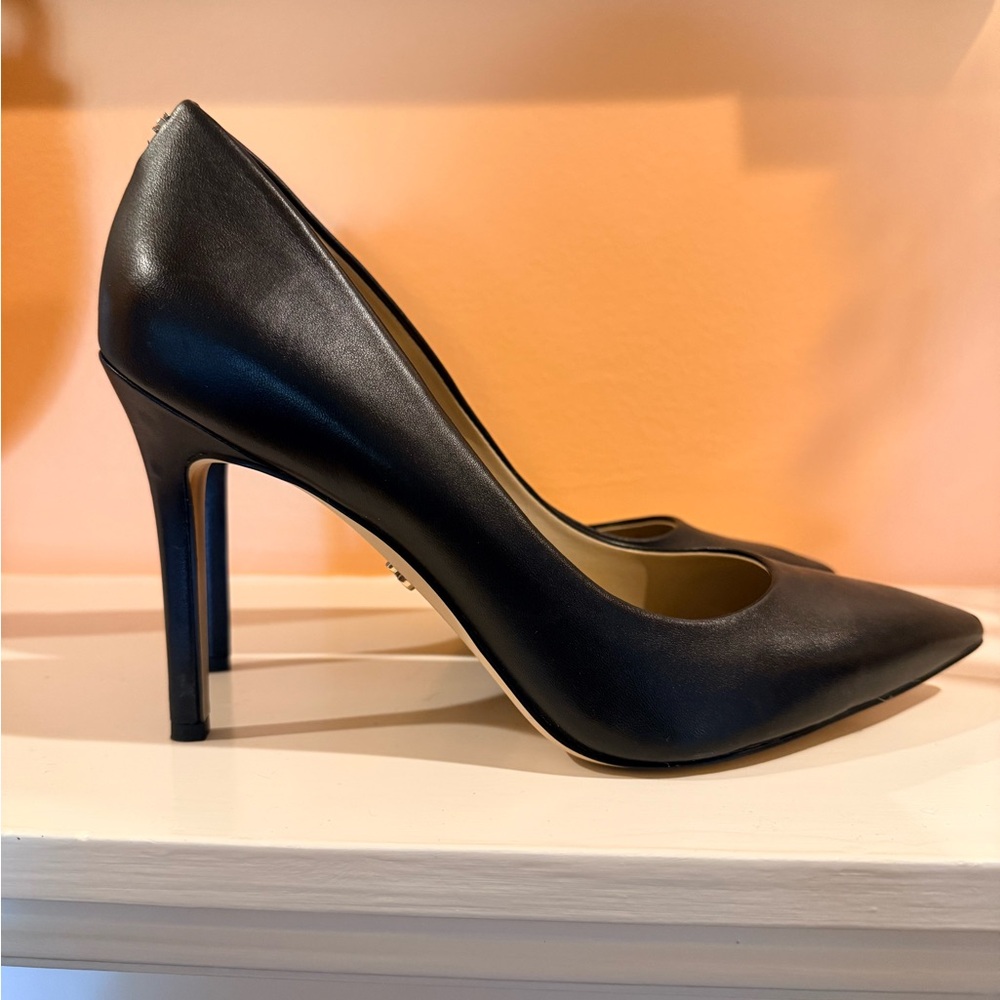 Classic Black Leather Pointed Toe Pumps - Women's Heels